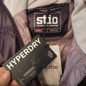 Stio Women's Hyperdry Jacket in Deep Purple